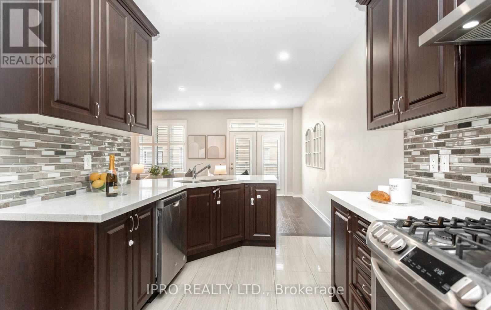 586 Settlers Road W, Oakville (Sh Sixteen Hollow), Ontario  L6M 1N8 - Photo 14 - W12212515