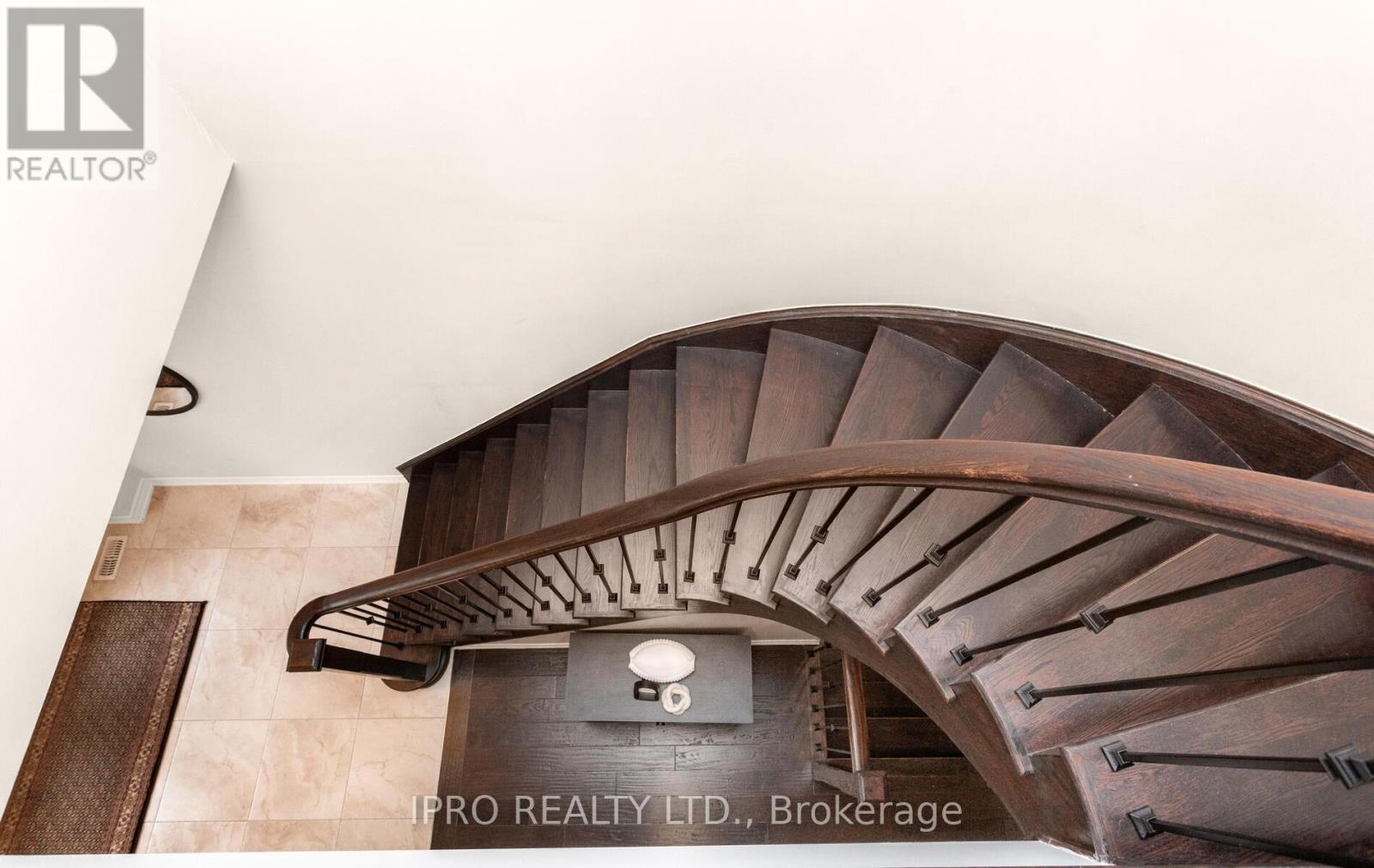 586 Settlers Road W, Oakville (Sh Sixteen Hollow), Ontario  L6M 1N8 - Photo 15 - W12212515