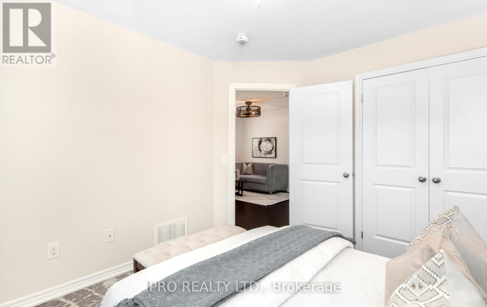 586 Settlers Road W, Oakville (Sh Sixteen Hollow), Ontario  L6M 1N8 - Photo 29 - W12212515
