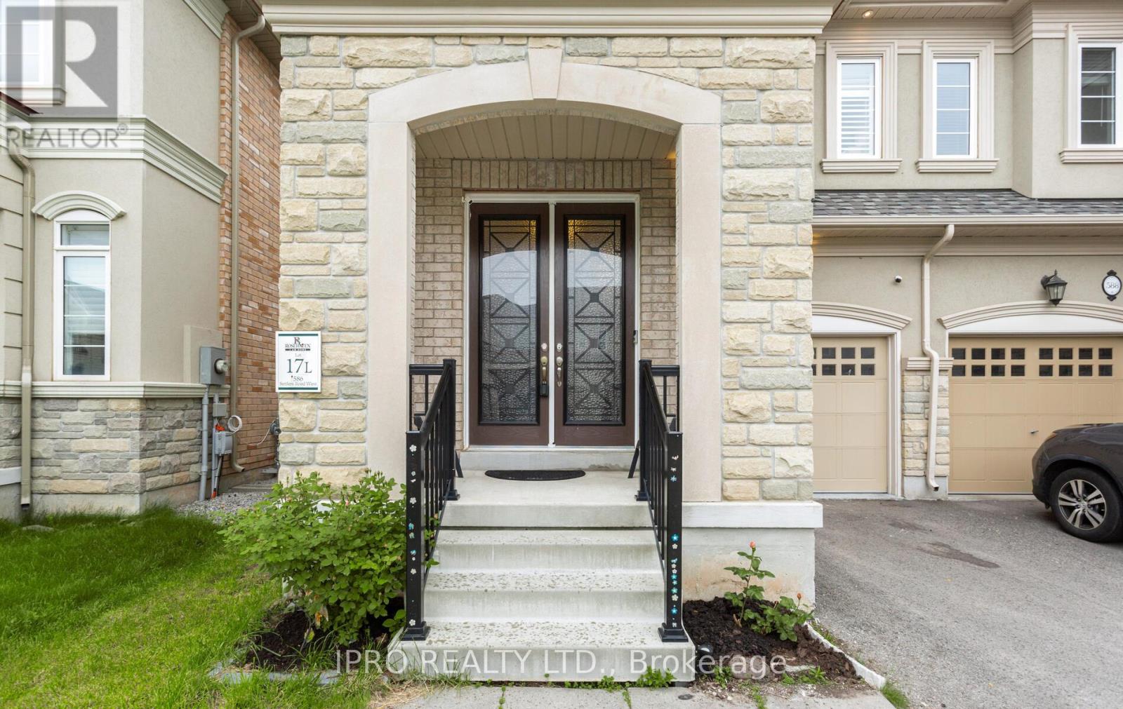 586 Settlers Road W, Oakville (Sh Sixteen Hollow), Ontario  L6M 1N8 - Photo 3 - W12212515