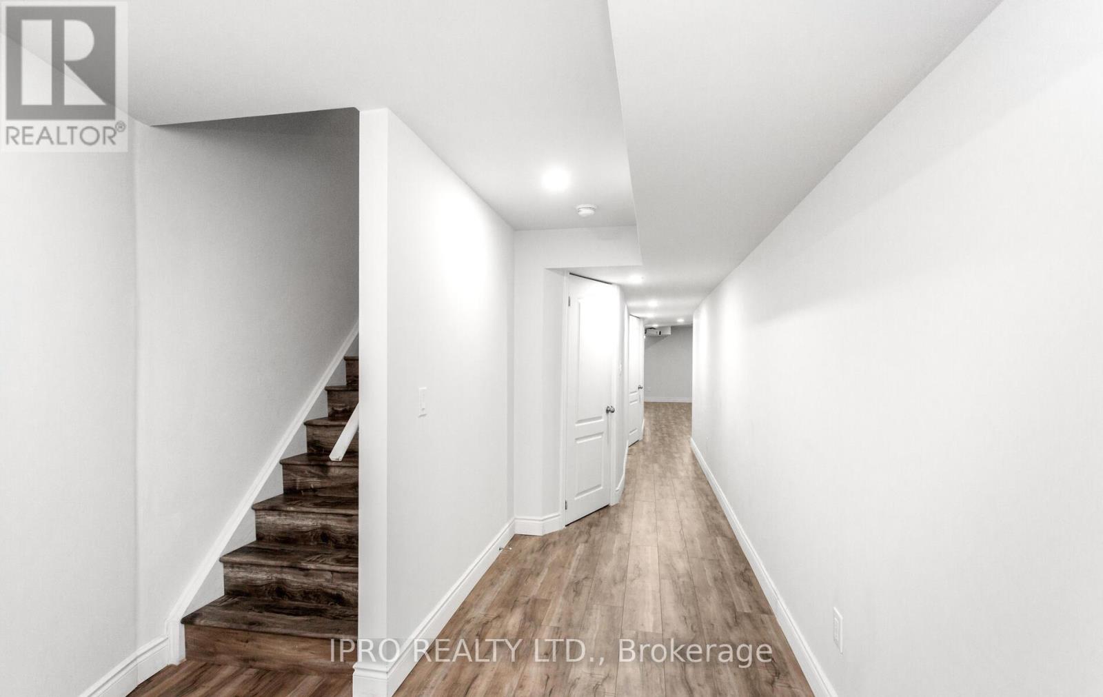 586 Settlers Road W, Oakville (Sh Sixteen Hollow), Ontario  L6M 1N8 - Photo 32 - W12212515