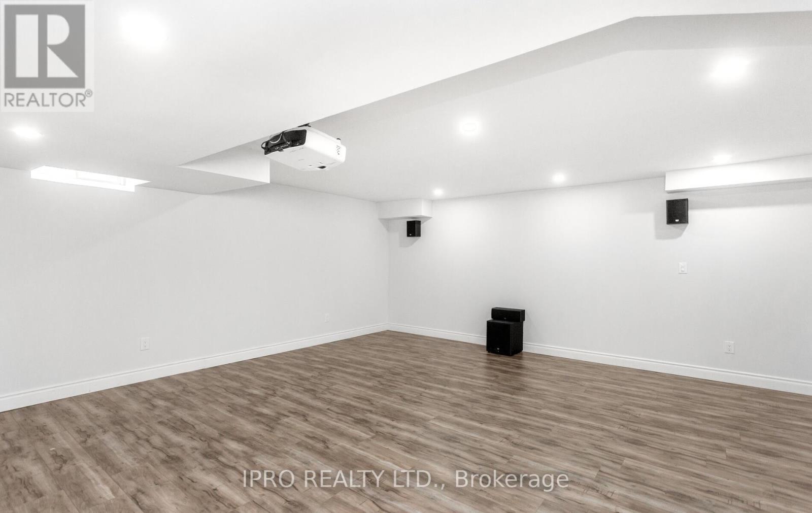 586 Settlers Road W, Oakville (Sh Sixteen Hollow), Ontario  L6M 1N8 - Photo 34 - W12212515