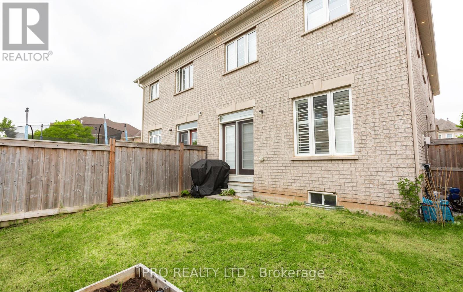 586 Settlers Road W, Oakville (Sh Sixteen Hollow), Ontario  L6M 1N8 - Photo 38 - W12212515