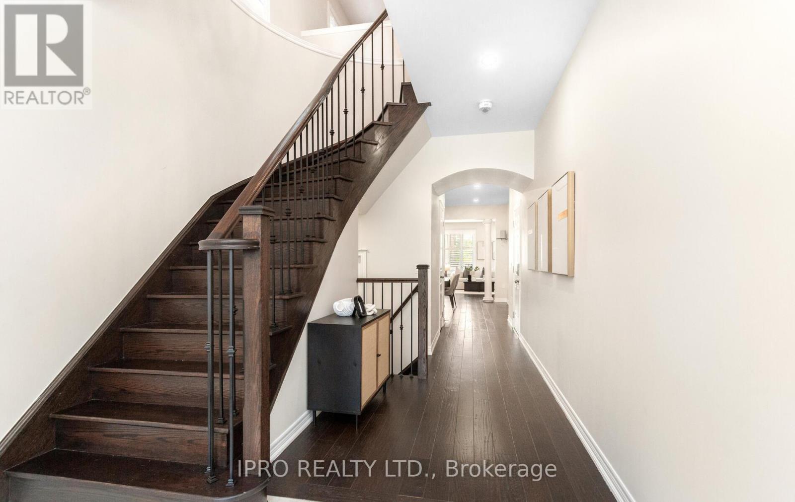 586 Settlers Road W, Oakville (Sh Sixteen Hollow), Ontario  L6M 1N8 - Photo 5 - W12212515