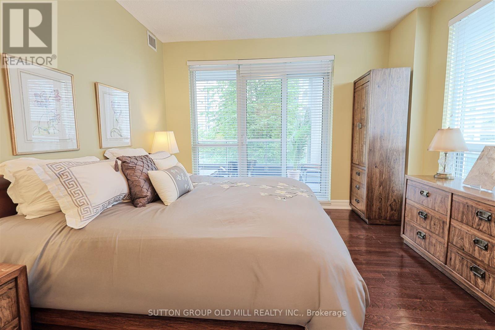 305 - 2087 Lake Shore Boulevard W, Toronto (Mimico), Ontario  M8V 4G3 - Photo 9 - W12212540