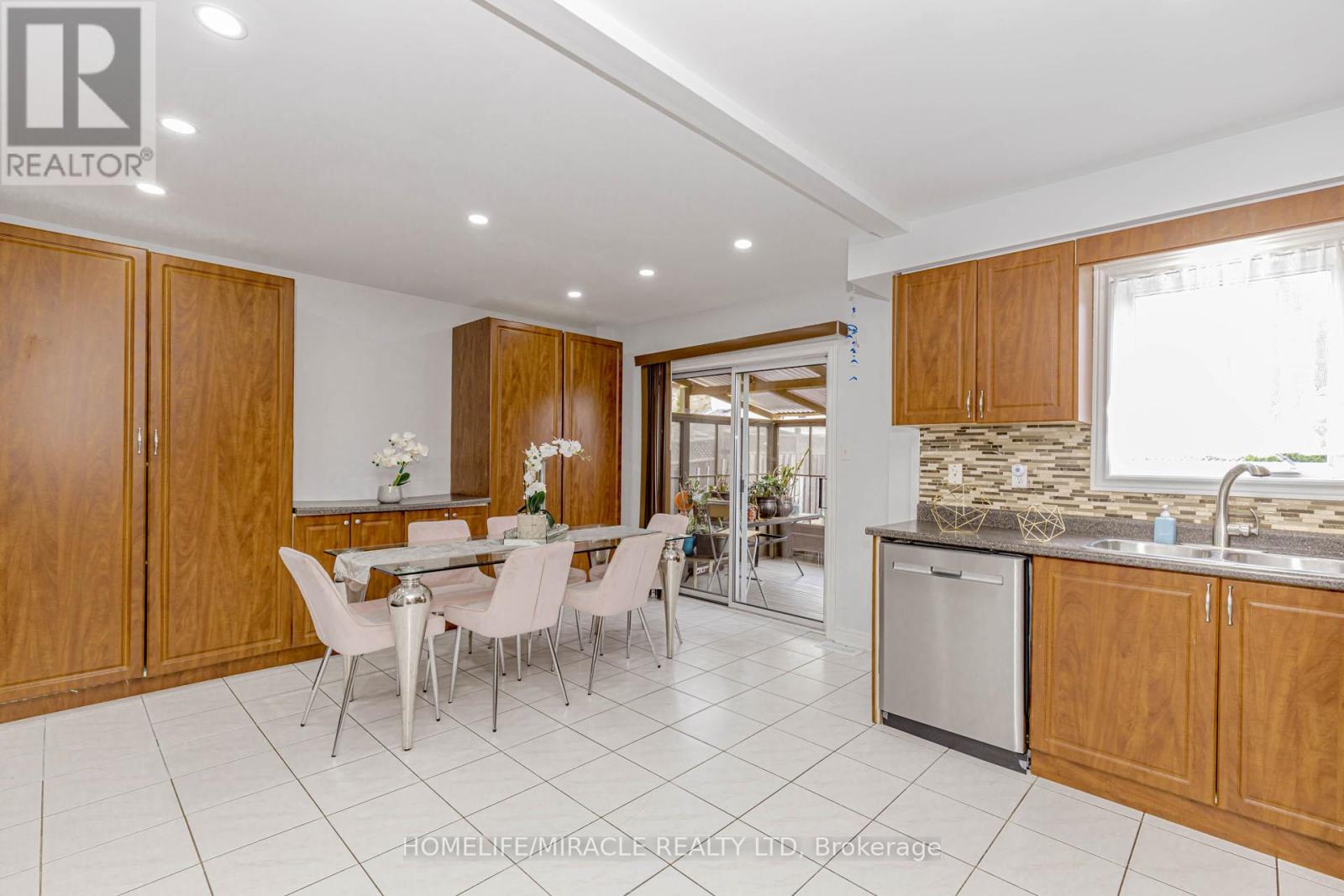 41 Sunny Glen Crescent, Brampton (Northwest Sandalwood Parkway), Ontario  L7A 2C7 - Photo 15 - W12212559