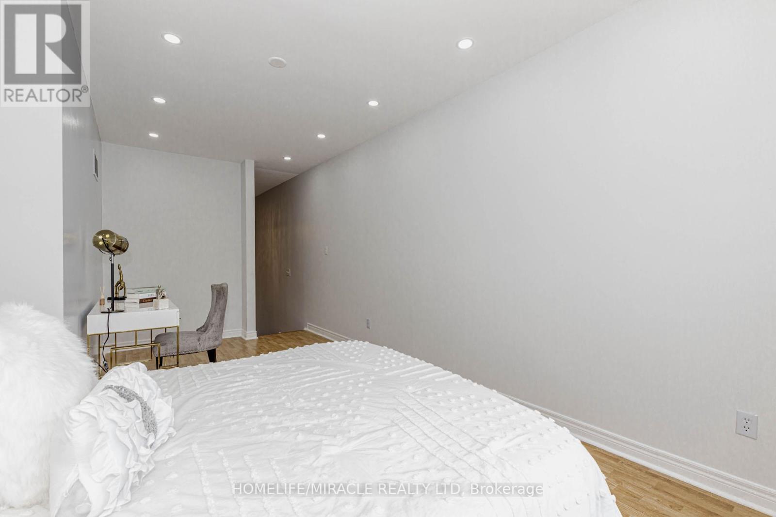 41 Sunny Glen Crescent, Brampton (Northwest Sandalwood Parkway), Ontario  L7A 2C7 - Photo 25 - W12212559