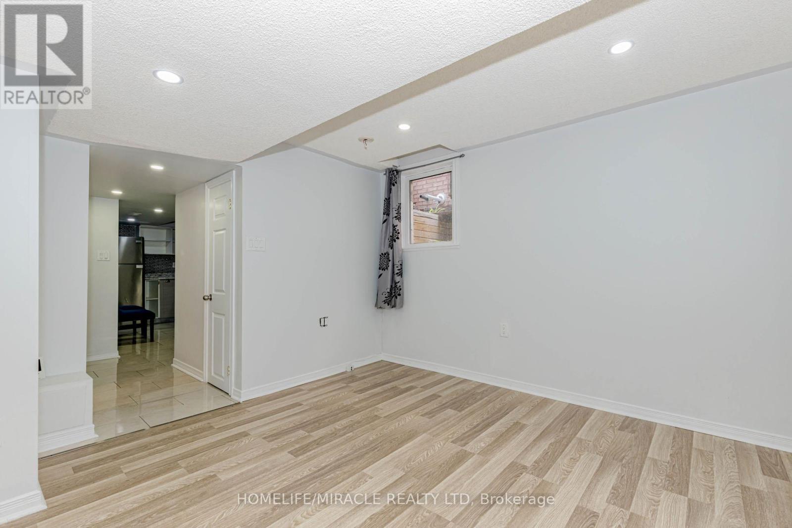 41 Sunny Glen Crescent, Brampton (Northwest Sandalwood Parkway), Ontario  L7A 2C7 - Photo 39 - W12212559