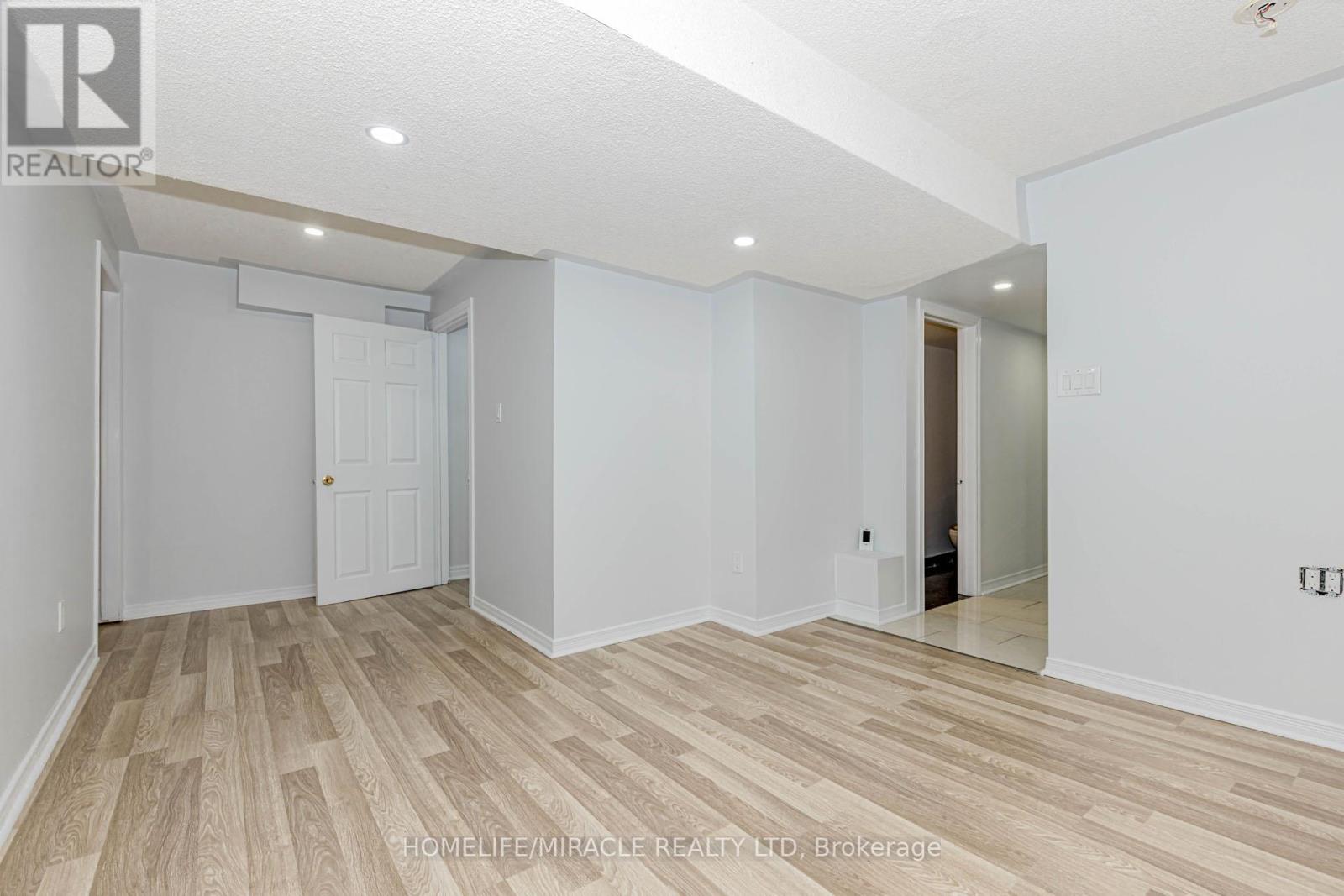 41 Sunny Glen Crescent, Brampton (Northwest Sandalwood Parkway), Ontario  L7A 2C7 - Photo 40 - W12212559