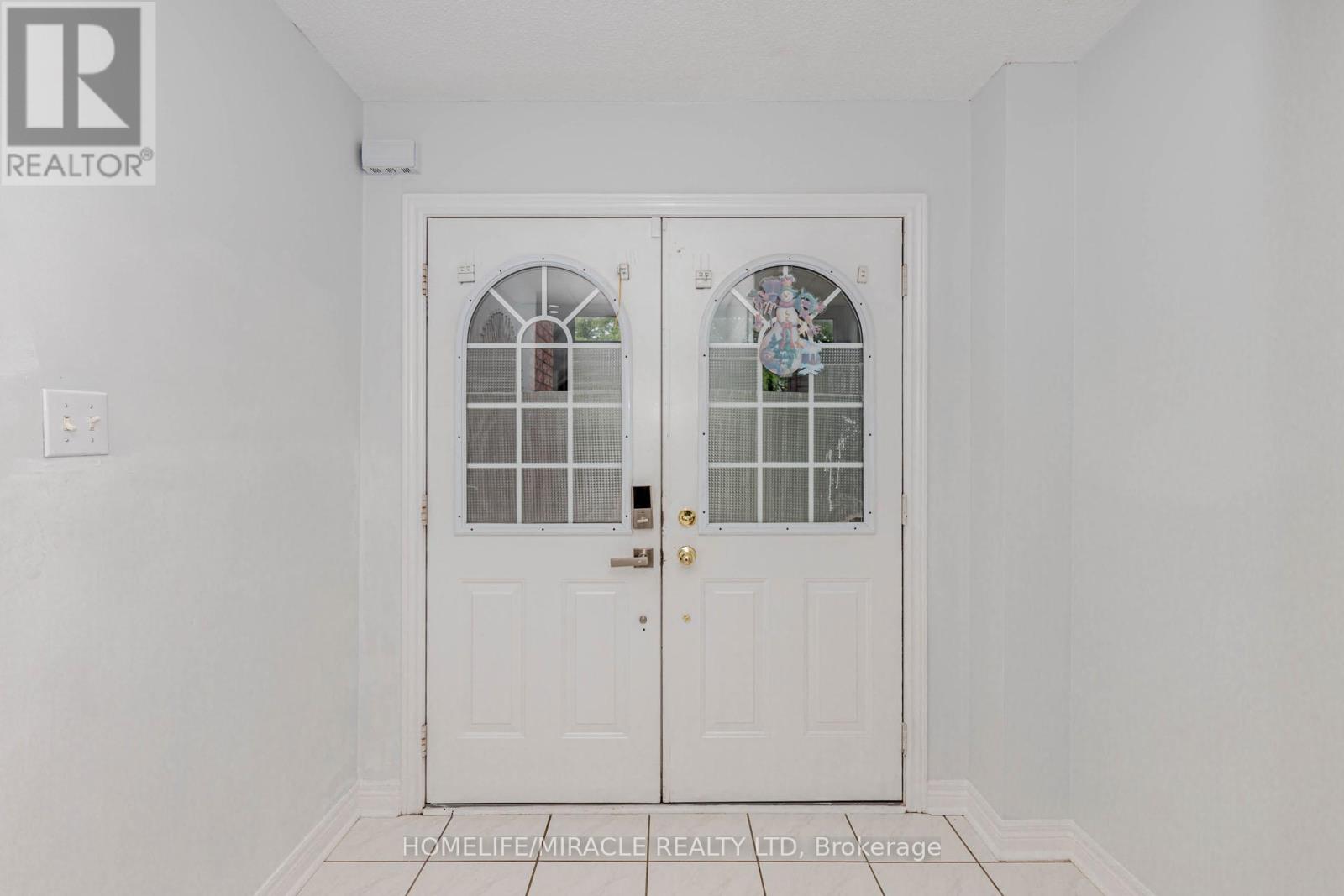41 Sunny Glen Crescent, Brampton (Northwest Sandalwood Parkway), Ontario  L7A 2C7 - Photo 5 - W12212559