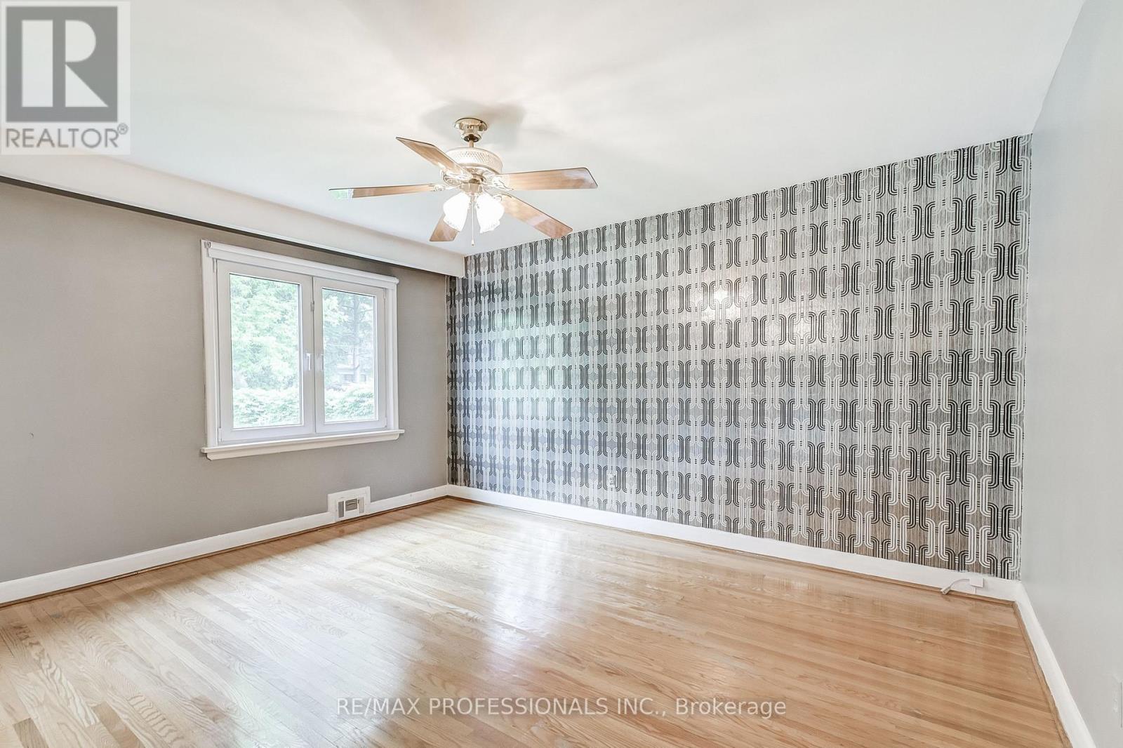 27 Northampton Drive, Toronto (Islington-City Centre West), Ontario  M9B 4S5 - Photo 15 - W12212567