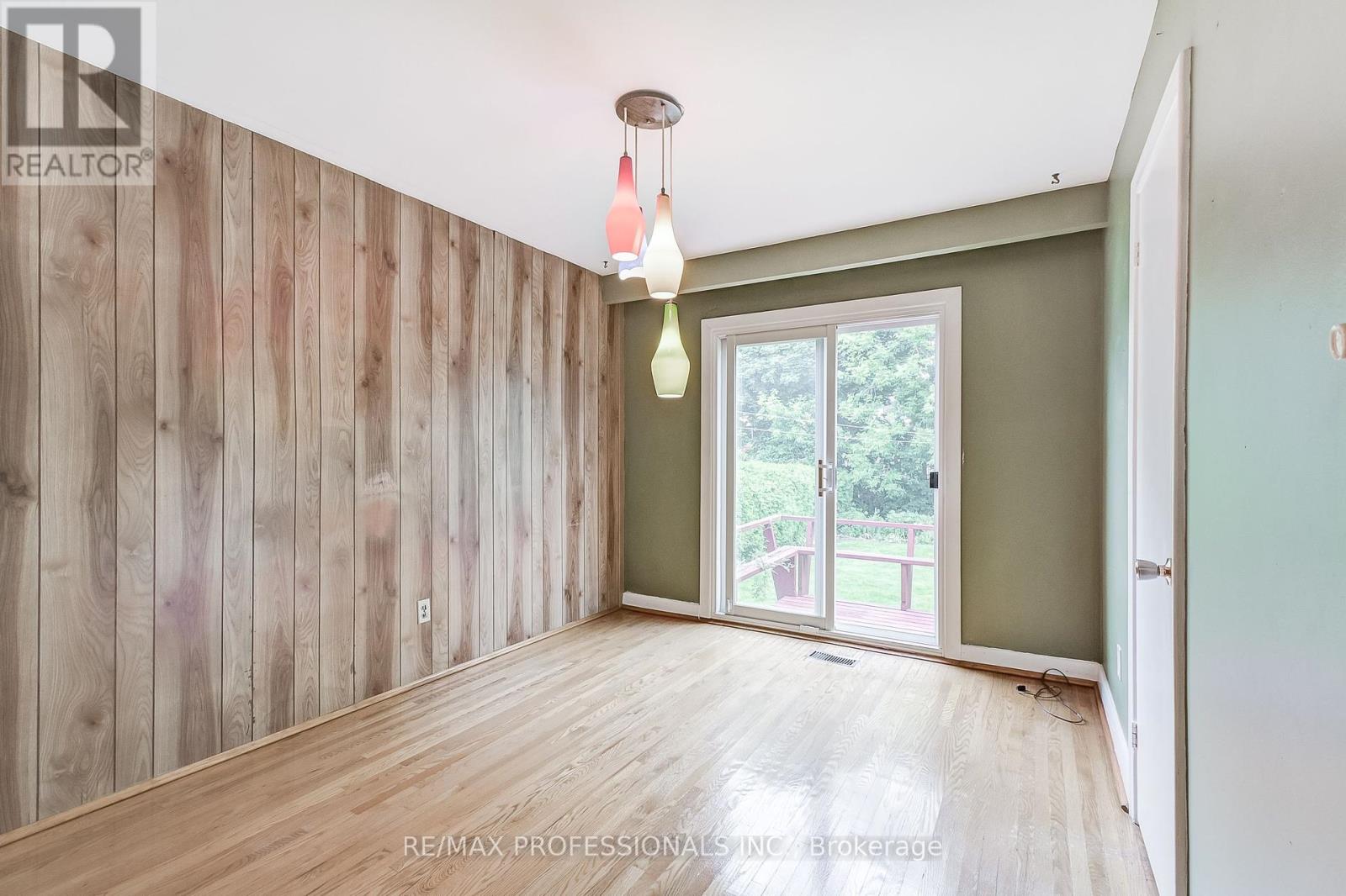 27 Northampton Drive, Toronto (Islington-City Centre West), Ontario  M9B 4S5 - Photo 17 - W12212567