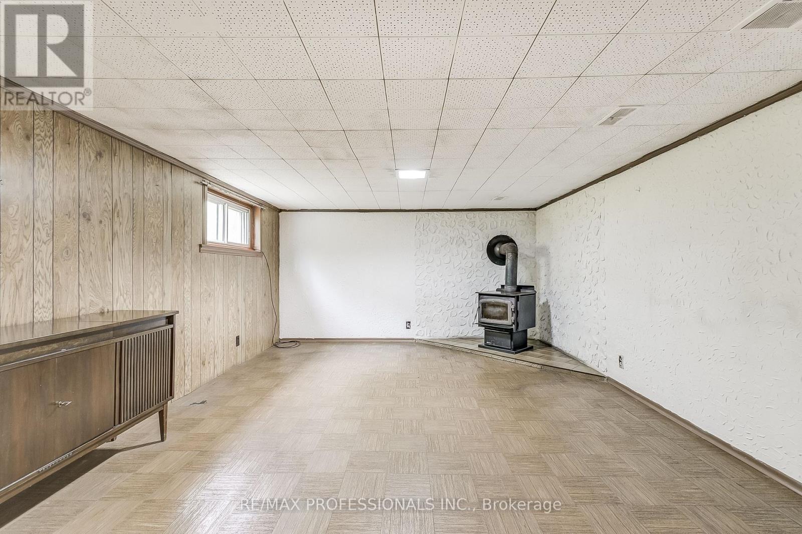 27 Northampton Drive, Toronto (Islington-City Centre West), Ontario  M9B 4S5 - Photo 22 - W12212567
