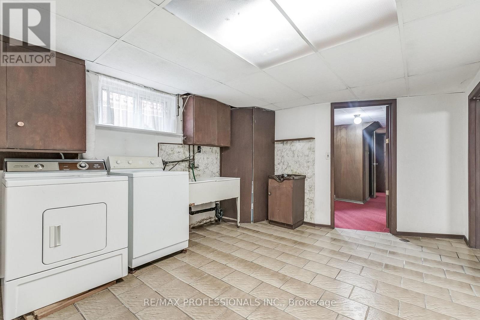 27 Northampton Drive, Toronto (Islington-City Centre West), Ontario  M9B 4S5 - Photo 25 - W12212567