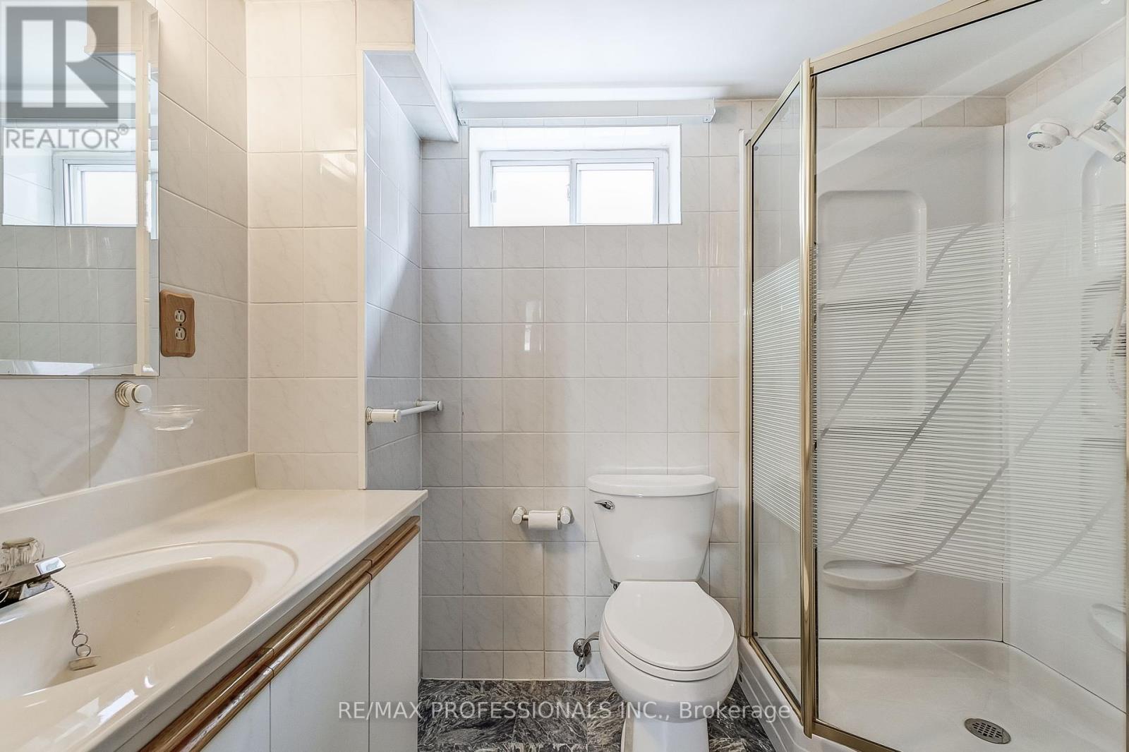 27 Northampton Drive, Toronto (Islington-City Centre West), Ontario  M9B 4S5 - Photo 27 - W12212567