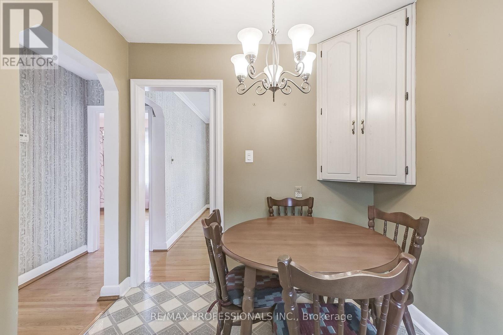 27 Northampton Drive, Toronto (Islington-City Centre West), Ontario  M9B 4S5 - Photo 9 - W12212567