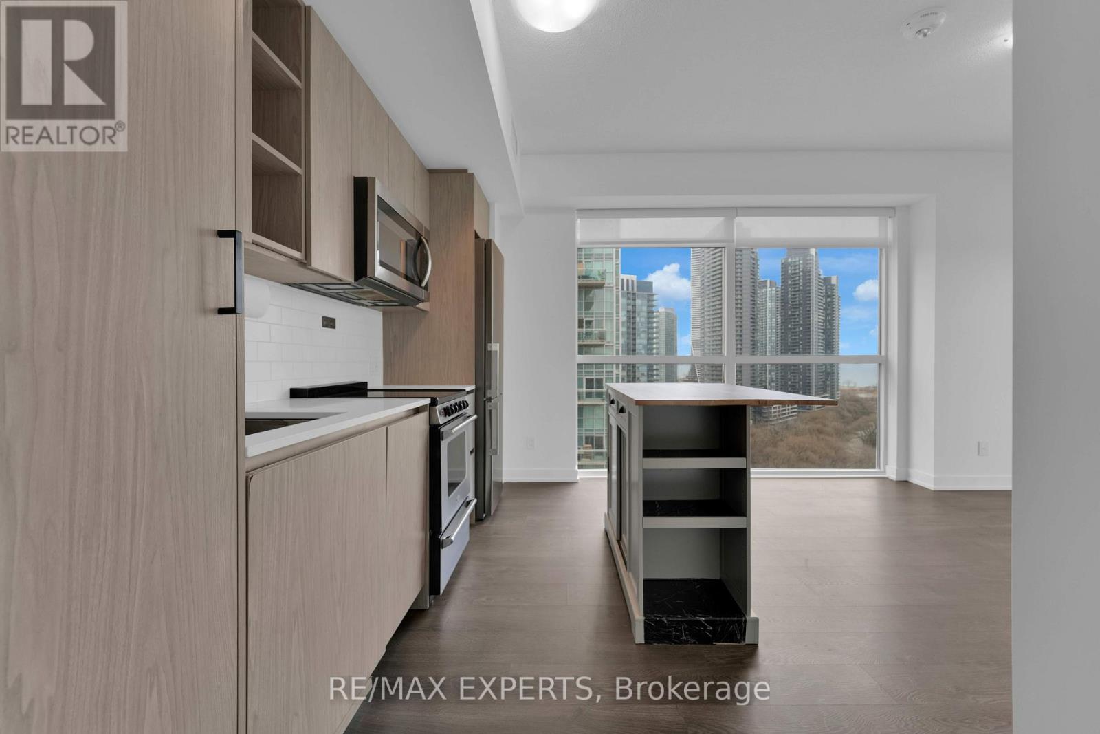 1504 - 251 Manitoba Street, Toronto (Mimico), Ontario  M8Y 0C7 - Photo 13 - W12212568