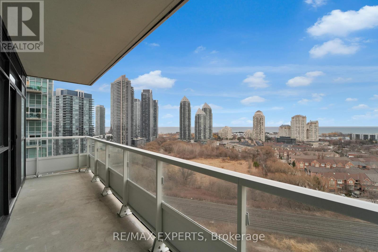 1504 - 251 Manitoba Street, Toronto (Mimico), Ontario  M8Y 0C7 - Photo 19 - W12212568