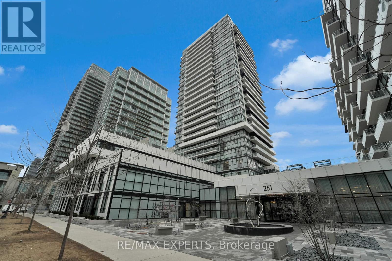 1504 - 251 Manitoba Street, Toronto (Mimico), Ontario  M8Y 0C7 - Photo 2 - W12212568