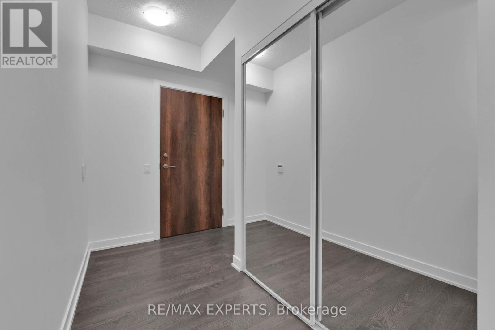 1504 - 251 Manitoba Street, Toronto (Mimico), Ontario  M8Y 0C7 - Photo 4 - W12212568