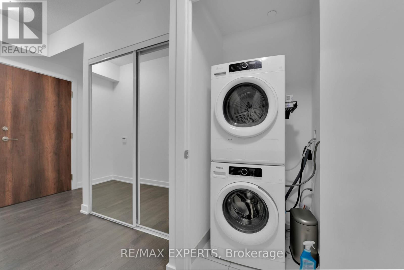 1504 - 251 Manitoba Street, Toronto (Mimico), Ontario  M8Y 0C7 - Photo 5 - W12212568