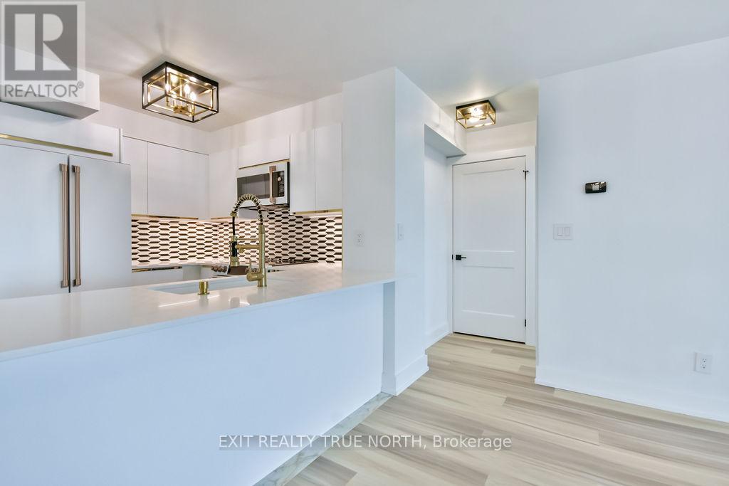 710 - 190 Manitoba Street, Toronto (Mimico), Ontario  M8Y 3Y8 - Photo 6 - W12212574