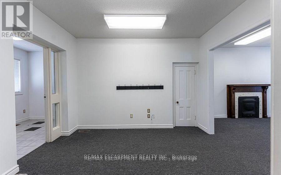 Main Floor - 923 Brant Street, Burlington, Ontario  L7R 2J6 - Photo 8 - W12212582