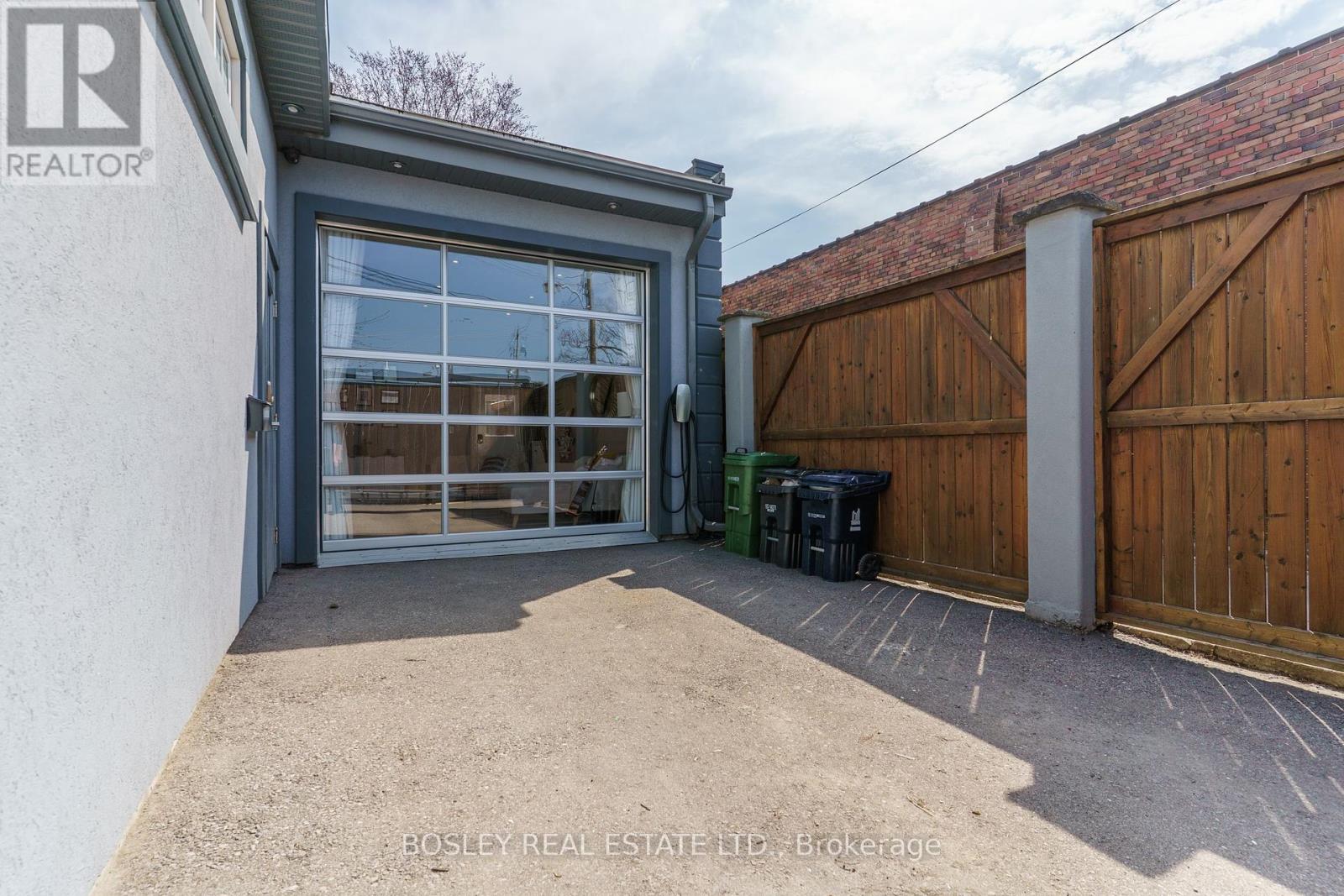 42 Logan Avenue, Toronto, Ontario  M4M 2M8 - Photo 37 - E12210591