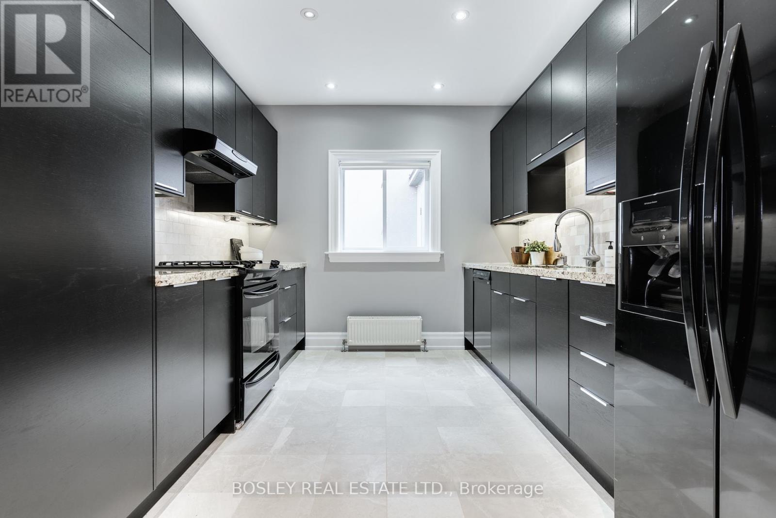42 Logan Avenue, Toronto, Ontario  M4M 2M8 - Photo 8 - E12210591
