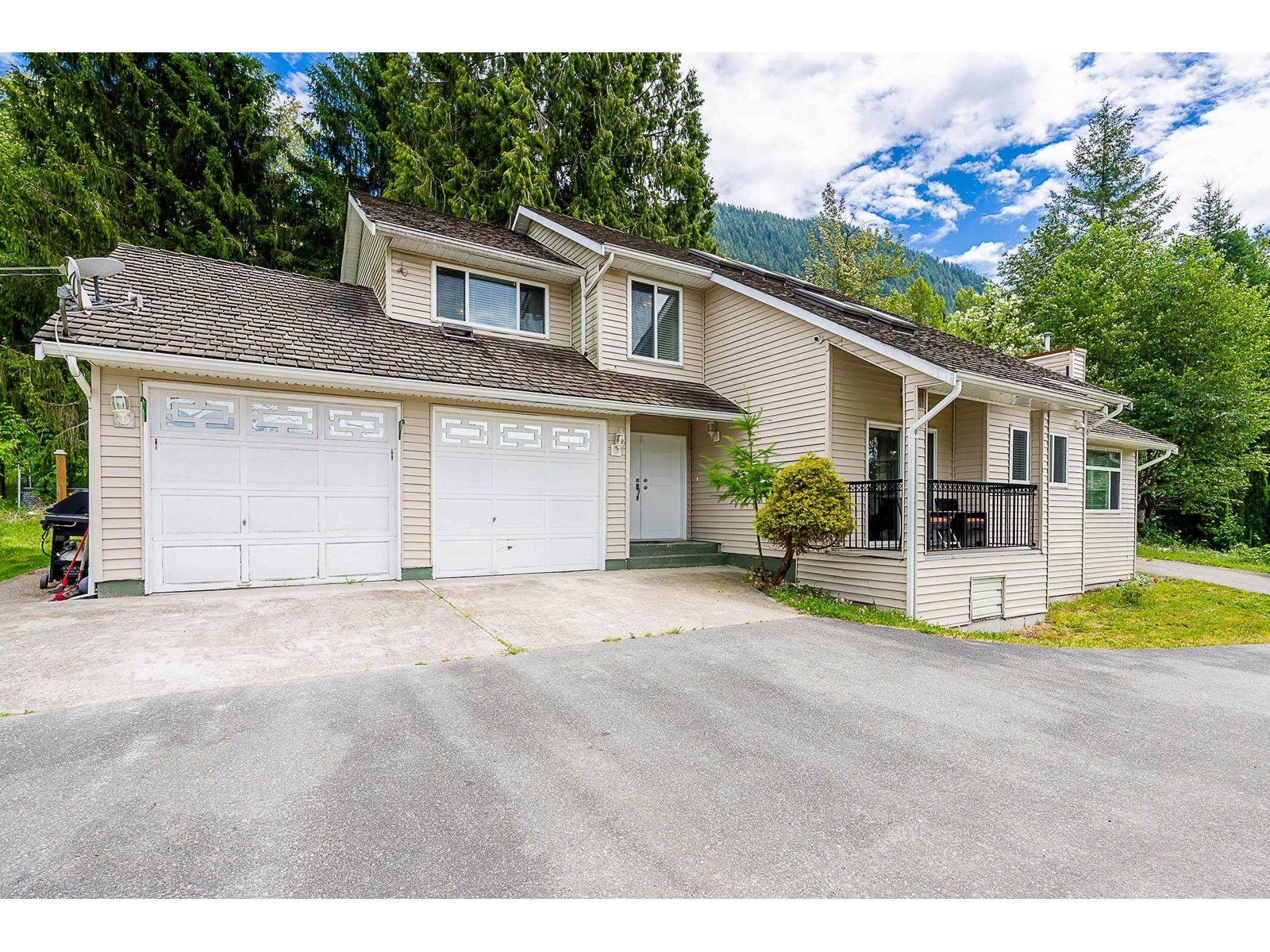 10931 Sylvester Road, Mission, British Columbia  V2V 0B2 - Photo 2 - R3012522