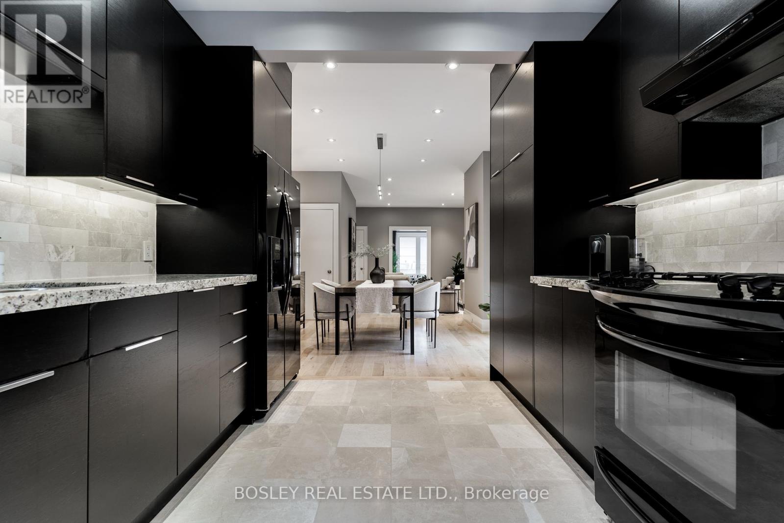 42 Logan Avenue, Toronto, Ontario  M4M 2M8 - Photo 13 - E12210591