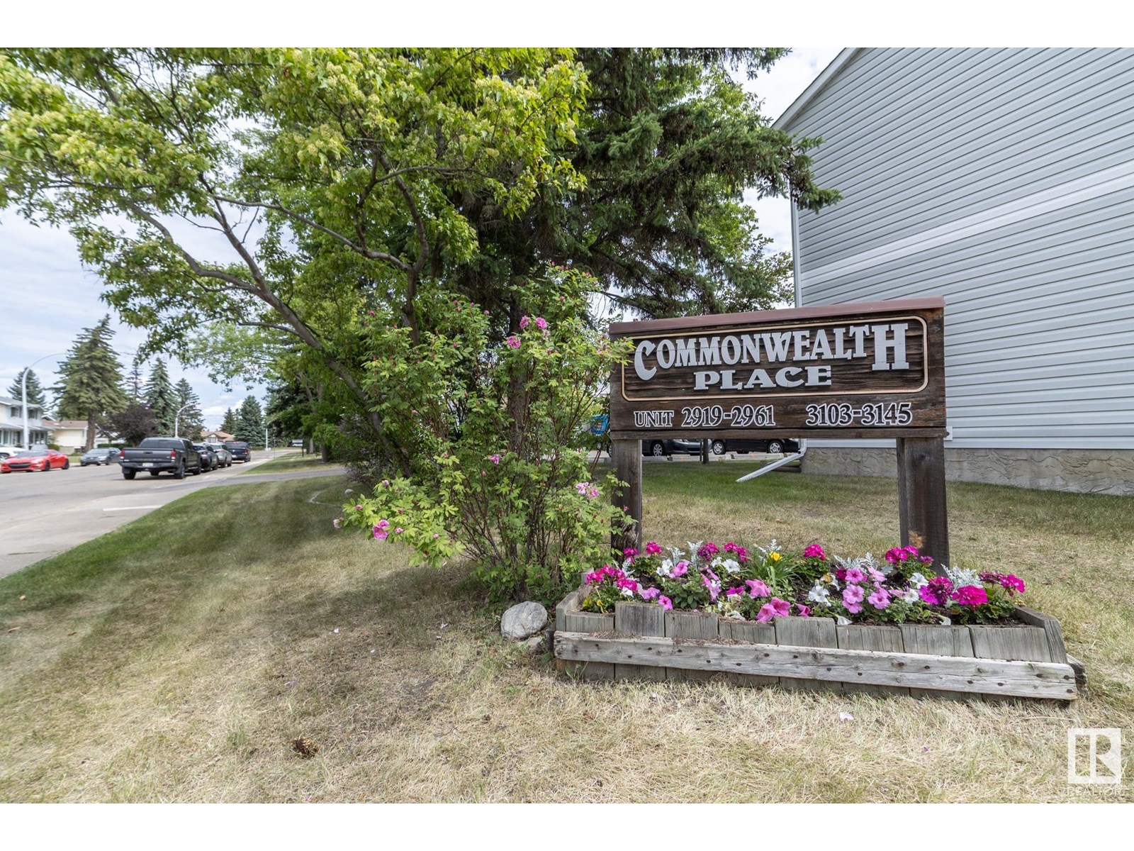 2923 109 St Nw Nw, Edmonton, Alberta  T6J 4N6 - Photo 2 - E4441666