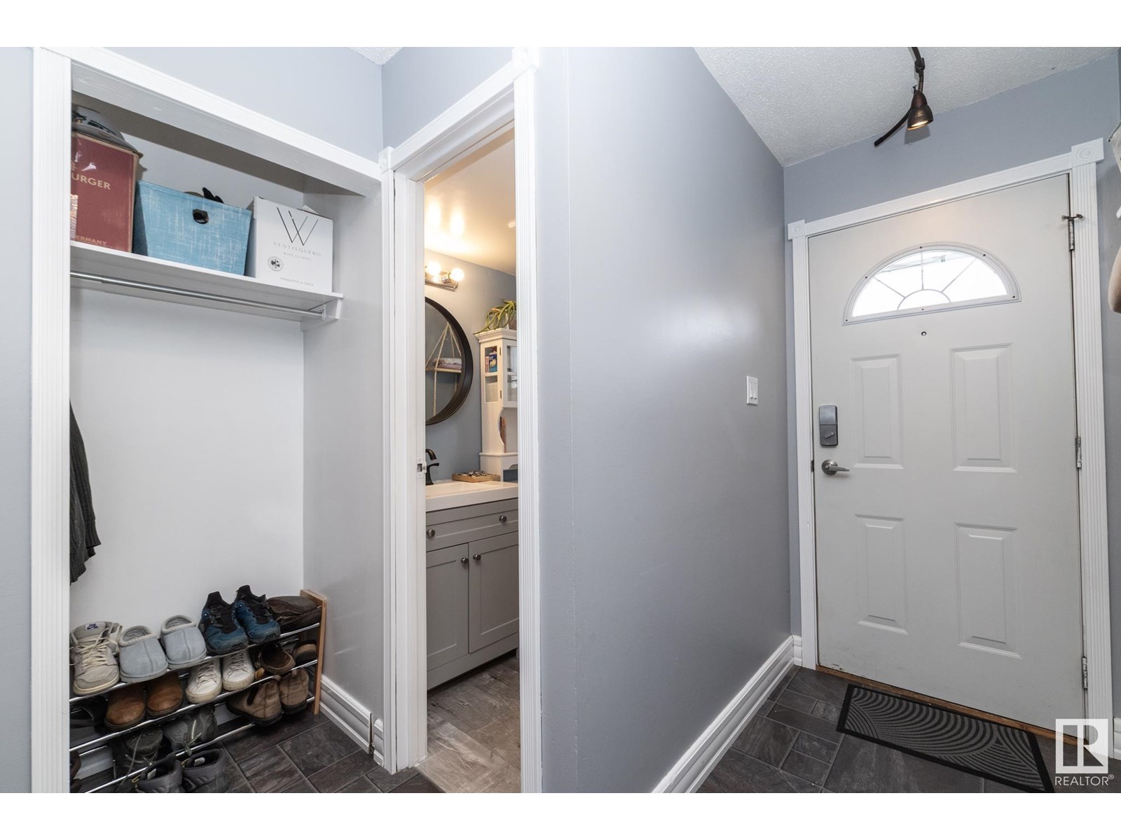 2923 109 St Nw Nw, Edmonton, Alberta  T6J 4N6 - Photo 4 - E4441666