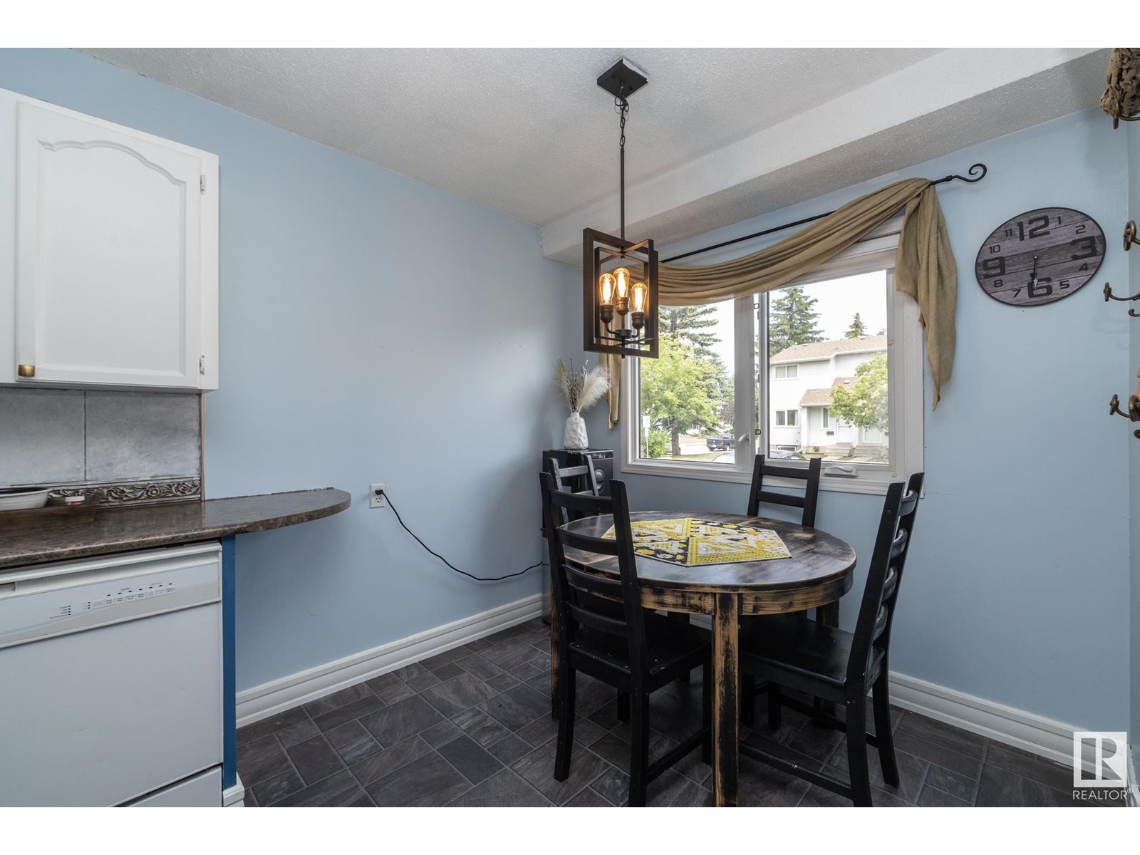 2923 109 St Nw Nw, Edmonton, Alberta  T6J 4N6 - Photo 8 - E4441666