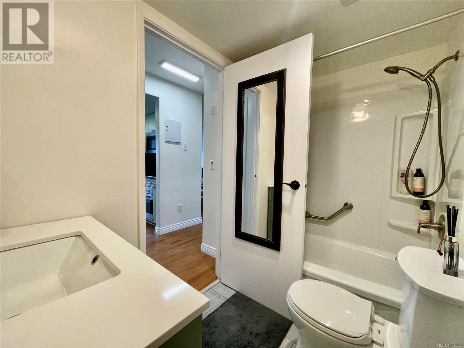 359 2930 Washington Ave, Victoria, British Columbia  V9A 1P5 - Photo 9 - 1002935