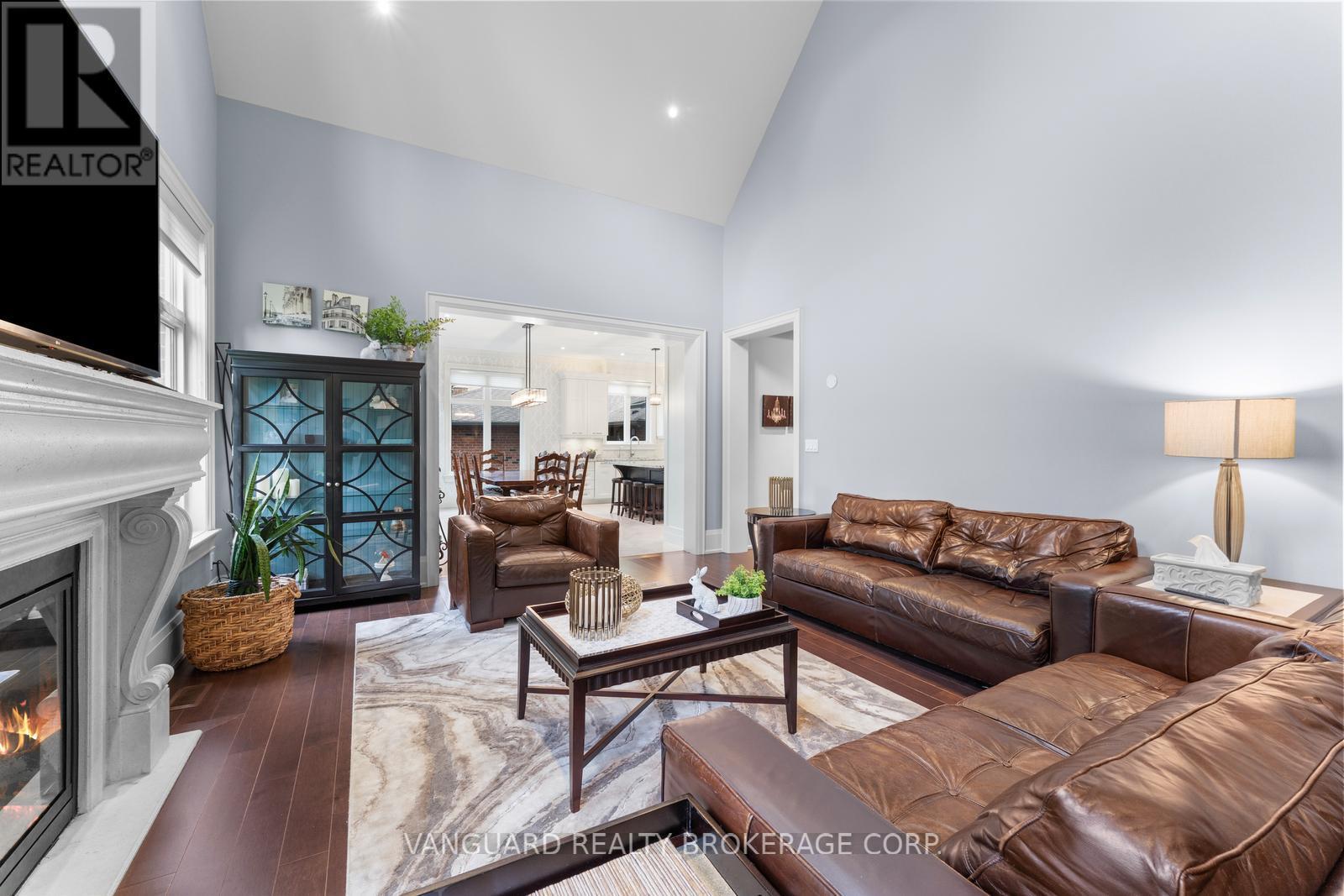 32 Birch Hill Road, Vaughan (East Woodbridge), Ontario  L4L 1J2 - Photo 12 - N12199589