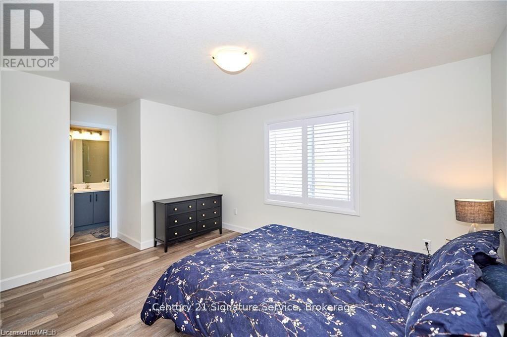 7 Cyclone Way, Fort Erie (Crystal Beach), Ontario  L0S 1B0 - Photo 10 - X12212381