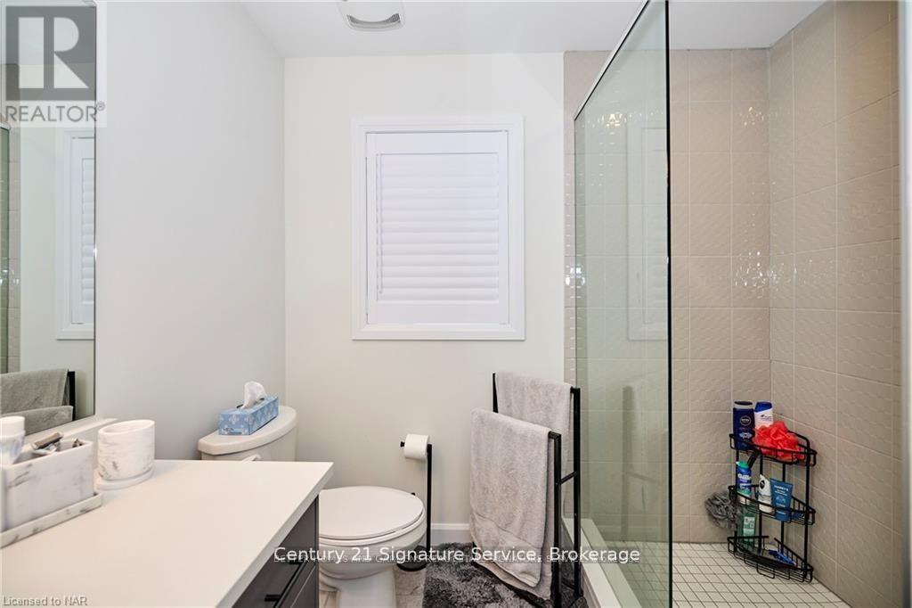 7 Cyclone Way, Fort Erie (Crystal Beach), Ontario  L0S 1B0 - Photo 12 - X12212381