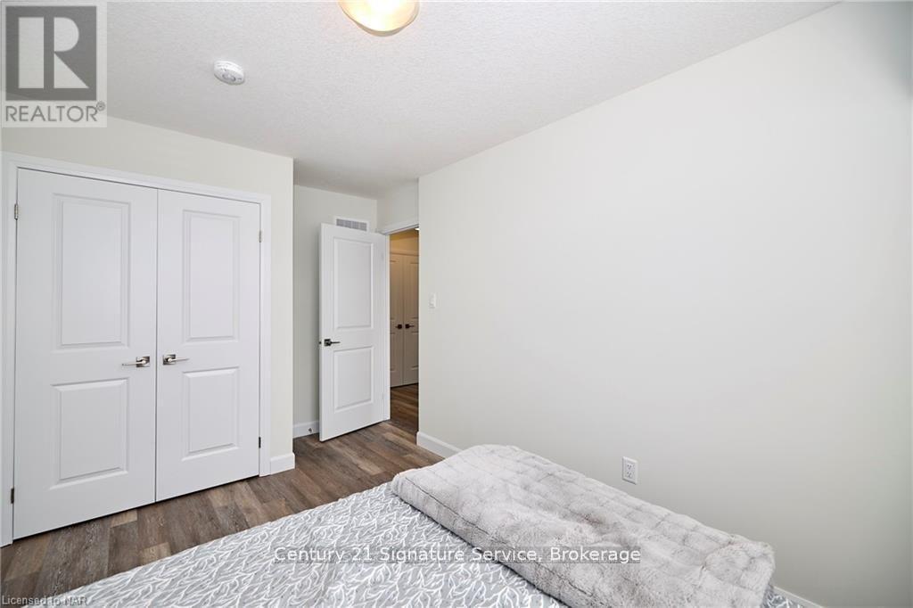 7 Cyclone Way, Fort Erie (Crystal Beach), Ontario  L0S 1B0 - Photo 14 - X12212381
