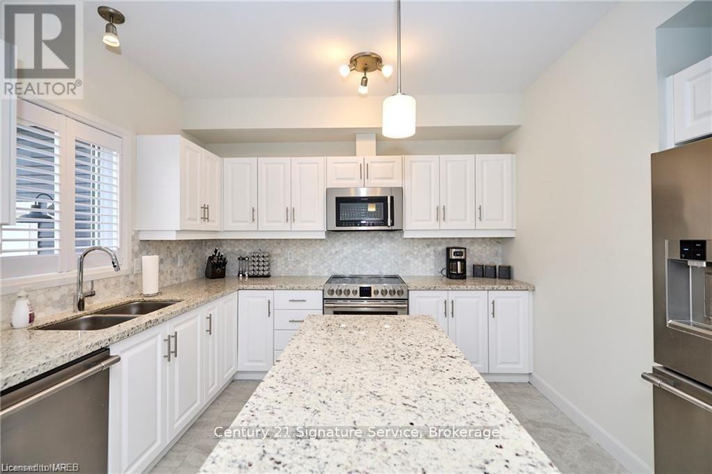 7 Cyclone Way, Fort Erie (Crystal Beach), Ontario  L0S 1B0 - Photo 7 - X12212381