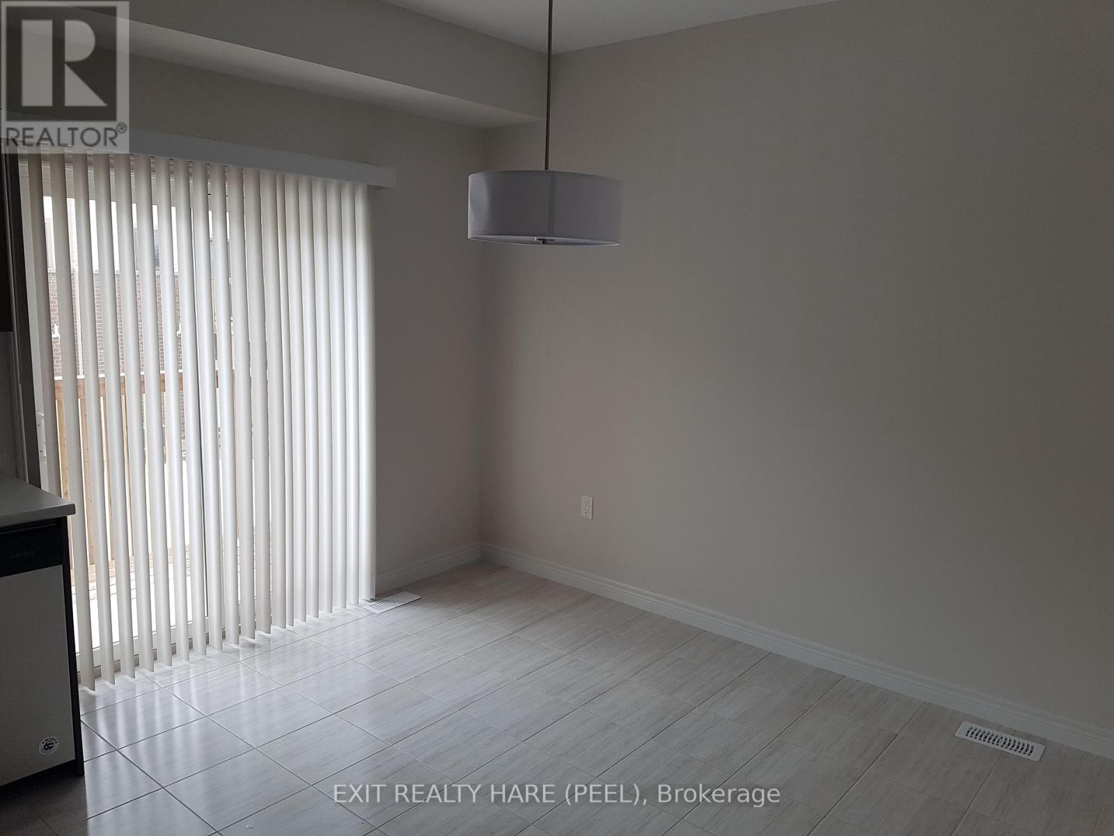 13 Birot Lane, Hamilton, Ontario  L9G 3K9 - Photo 7 - X12212418