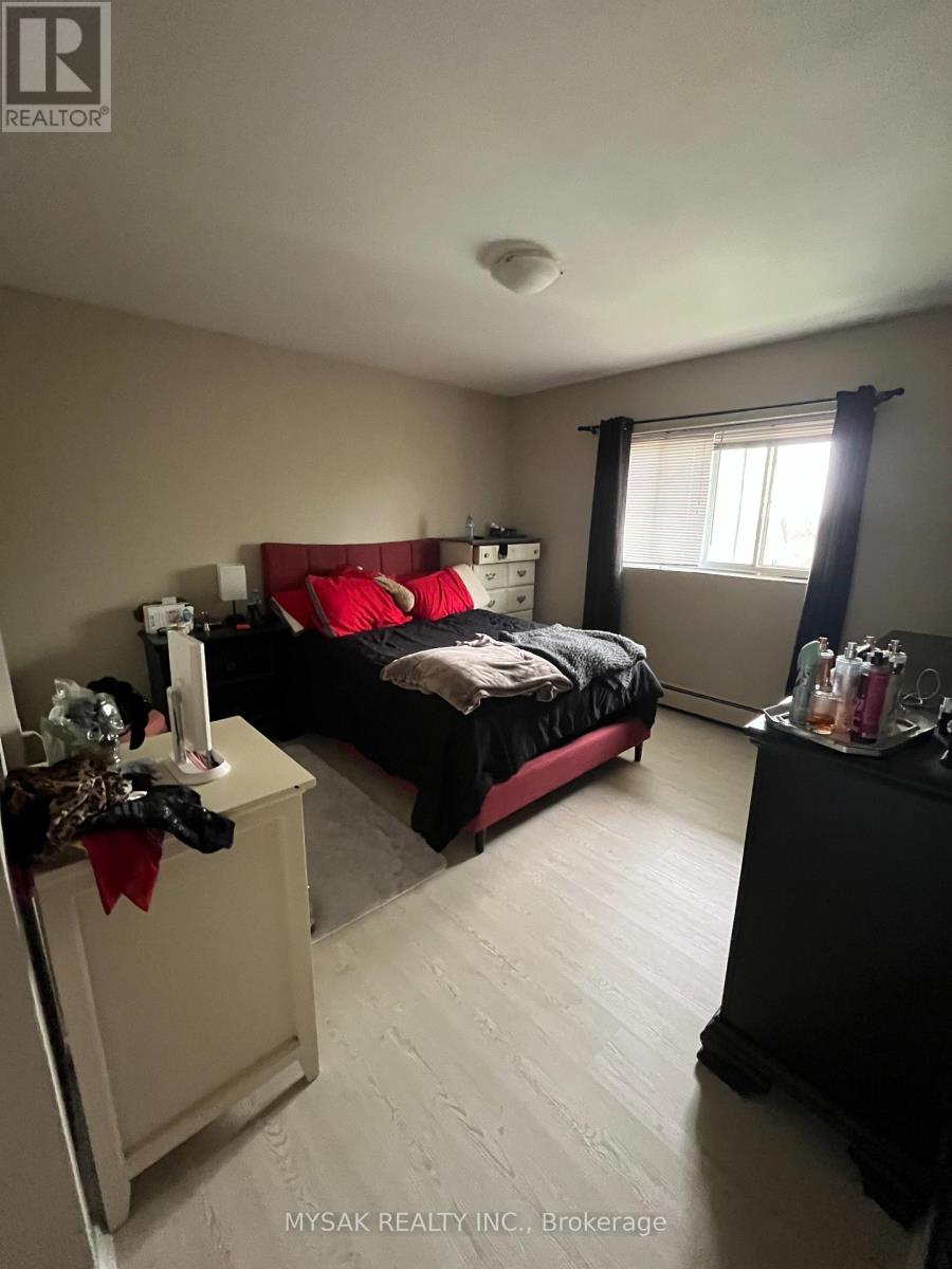 497 Victoria Road N, Guelph (Victoria North), Ontario  N1E 5K1 - Photo 10 - X12212431