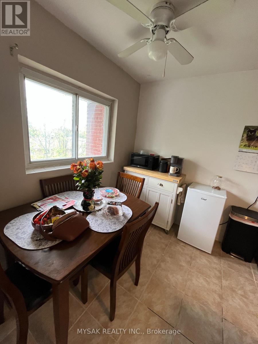 497 Victoria Road N, Guelph (Victoria North), Ontario  N1E 5K1 - Photo 13 - X12212431