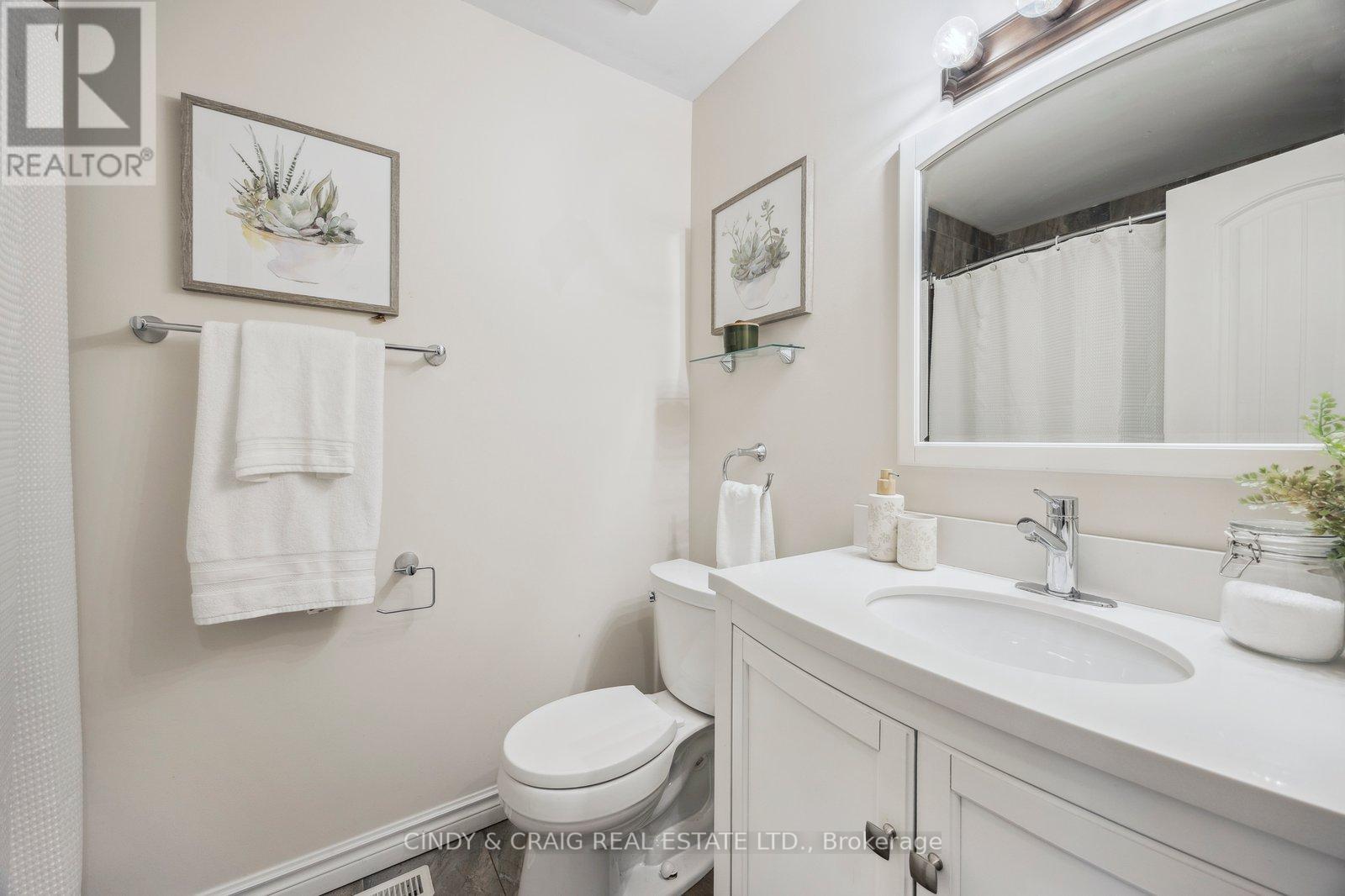 324 Victoria Avenue N, Kawartha Lakes (Lindsay), Ontario  K9V 5T7 - Photo 11 - X12212456