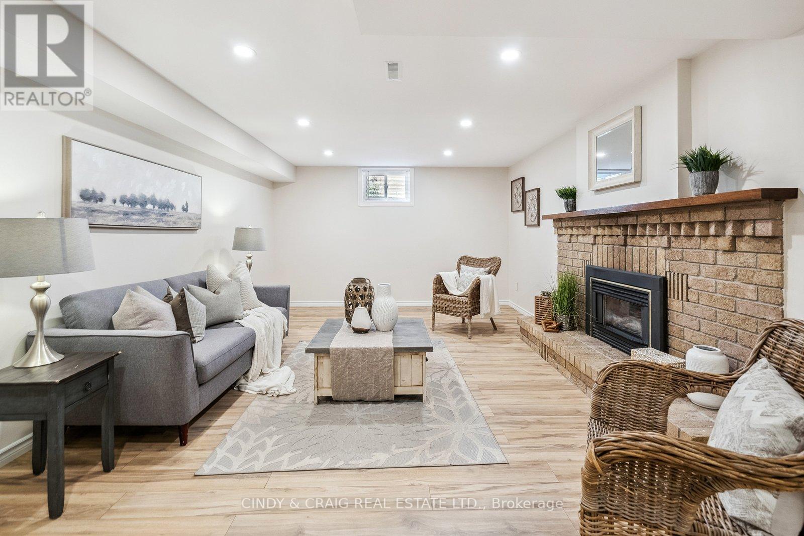 324 Victoria Avenue N, Kawartha Lakes (Lindsay), Ontario  K9V 5T7 - Photo 12 - X12212456