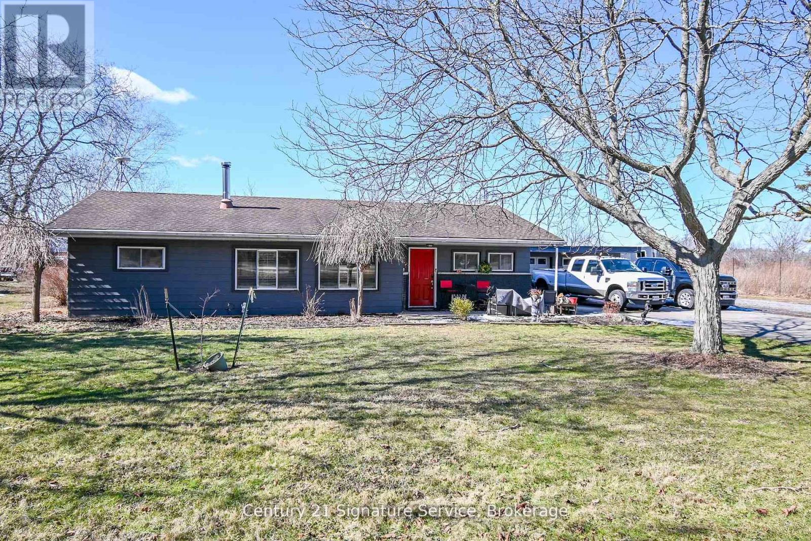 752 Empire Road, Port Colborne (Sherkston), Ontario  L0S 1R0 - Photo 1 - X12212470