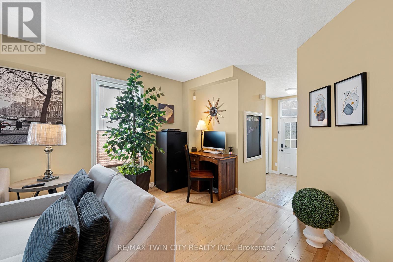74 Colton Circle, Kitchener, Ontario  N2A 4K4 - Photo 11 - X12212527