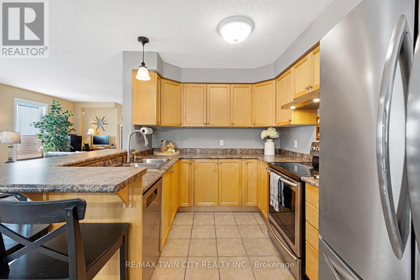 74 Colton Circle, Kitchener, Ontario  N2A 4K4 - Photo 15 - X12212527