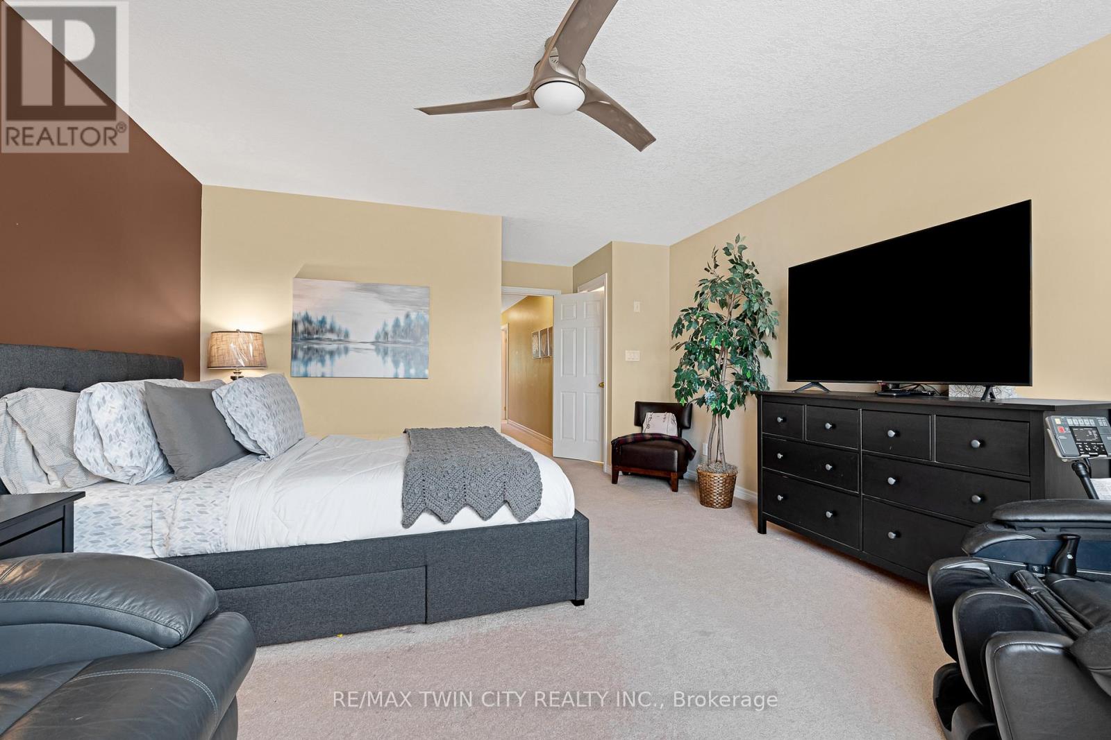 74 Colton Circle, Kitchener, Ontario  N2A 4K4 - Photo 23 - X12212527