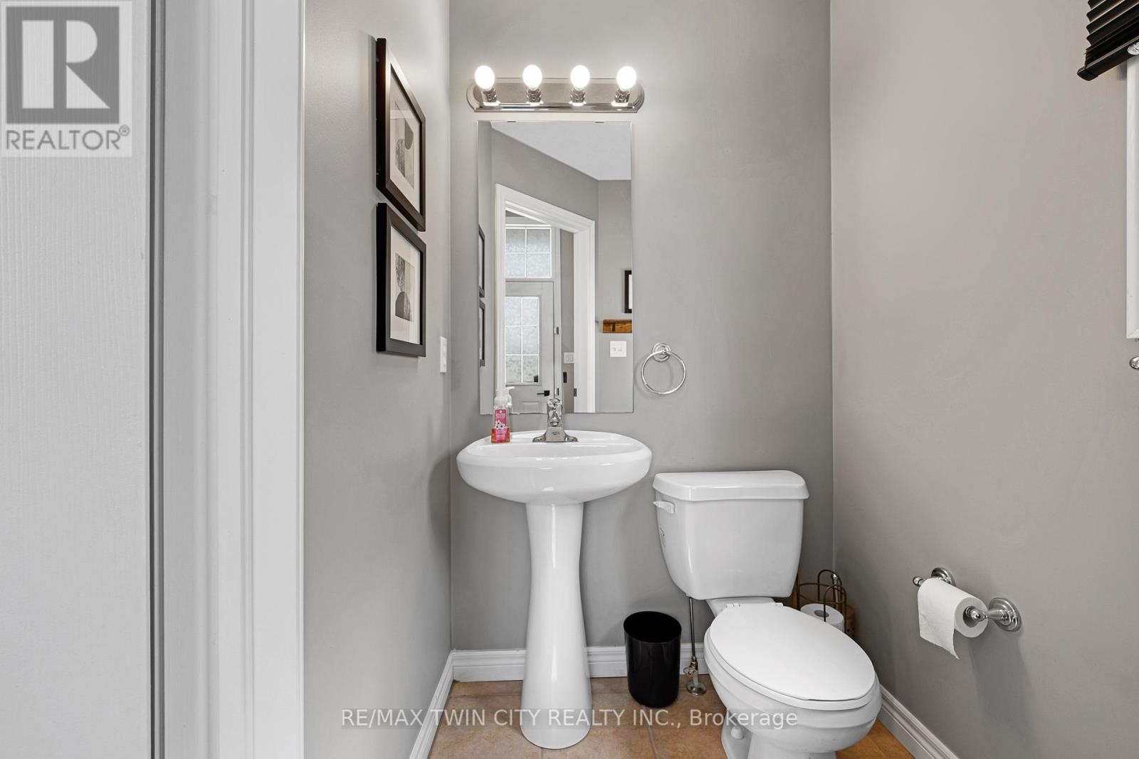 74 Colton Circle, Kitchener, Ontario  N2A 4K4 - Photo 7 - X12212527